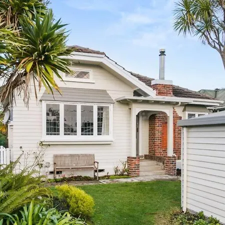 600M To Cbd - Riverfront Home Gisborne Exterior photo