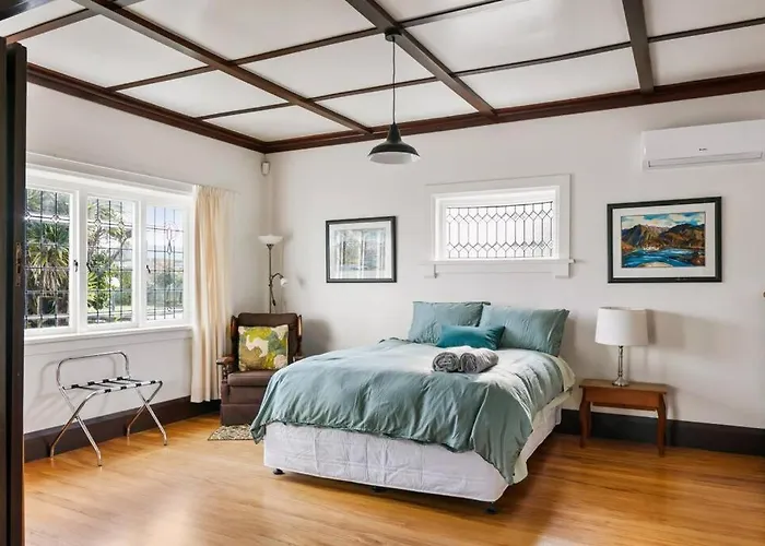 600M To Cbd - Riverfront Home